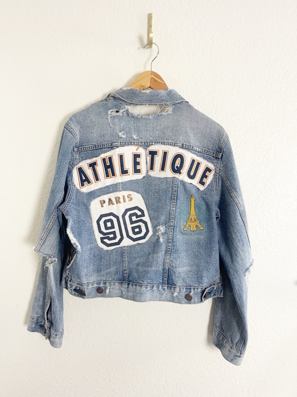 Brooch Crazy! Embellished Denim Jackets with antique brooches. - Picture 5 of 13